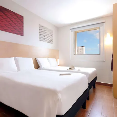Ibis Cancun Centro Exterior foto